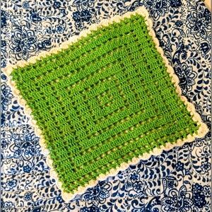 Vintage Green Cream Crochet Trivet Doilie
